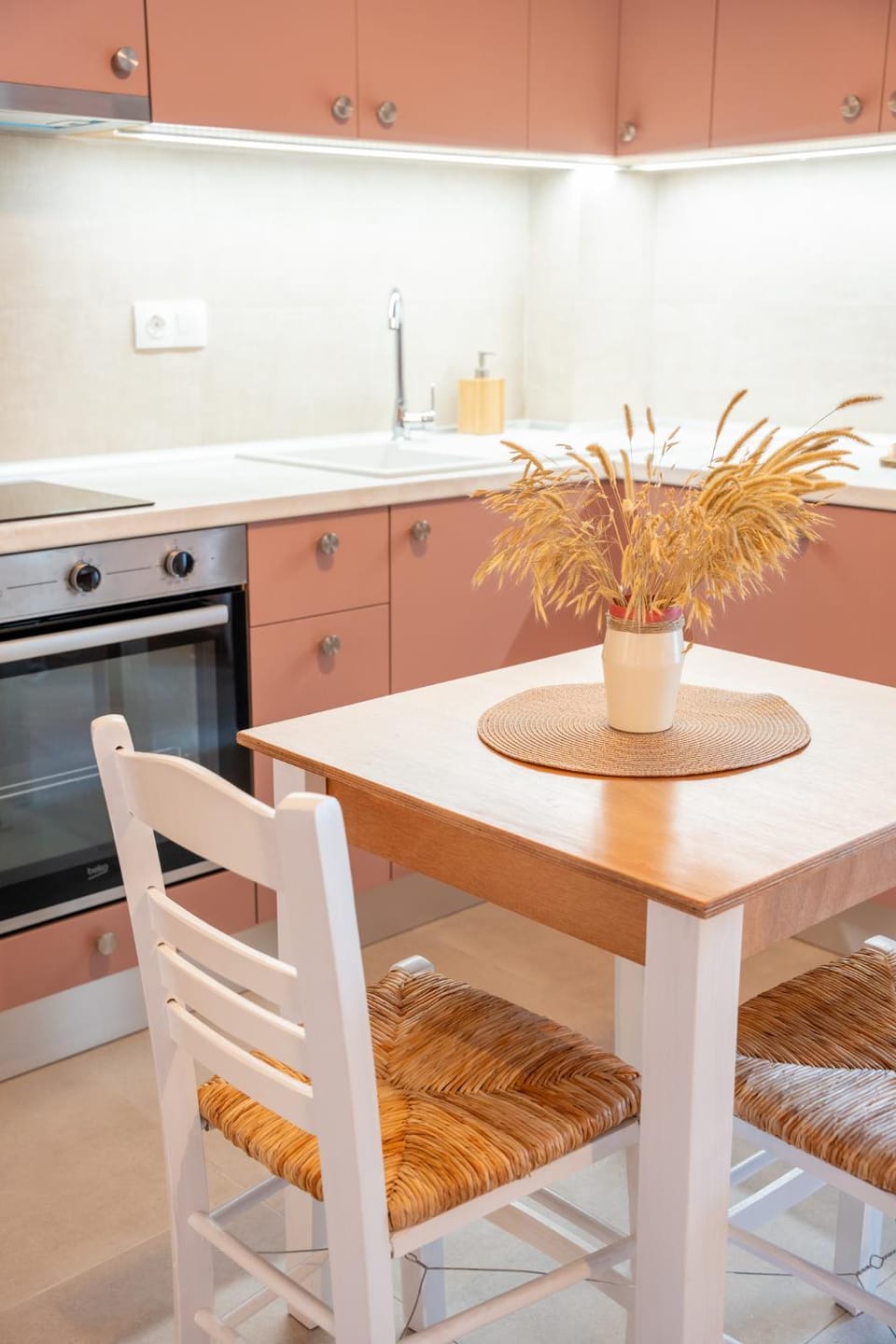Decorative detail, Dining area, kitchen