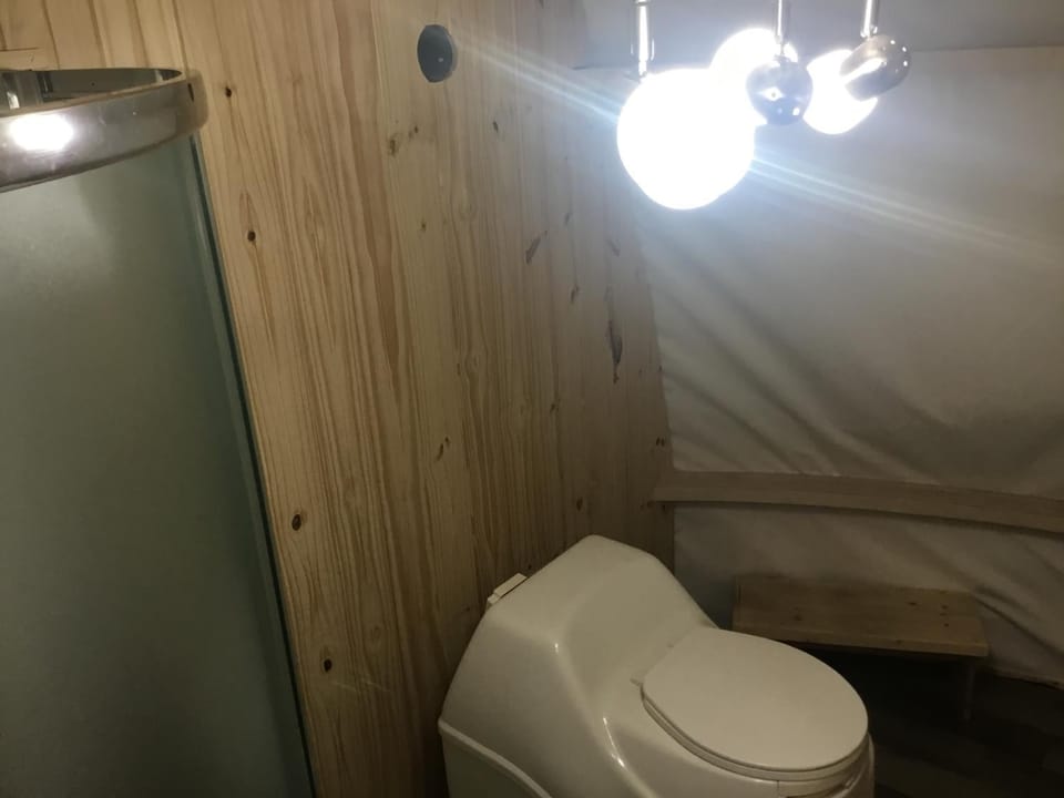 dôme près du lac Luxury tent in Quebec