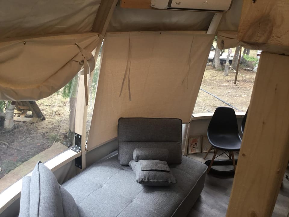 dôme près du lac Luxury tent in Quebec