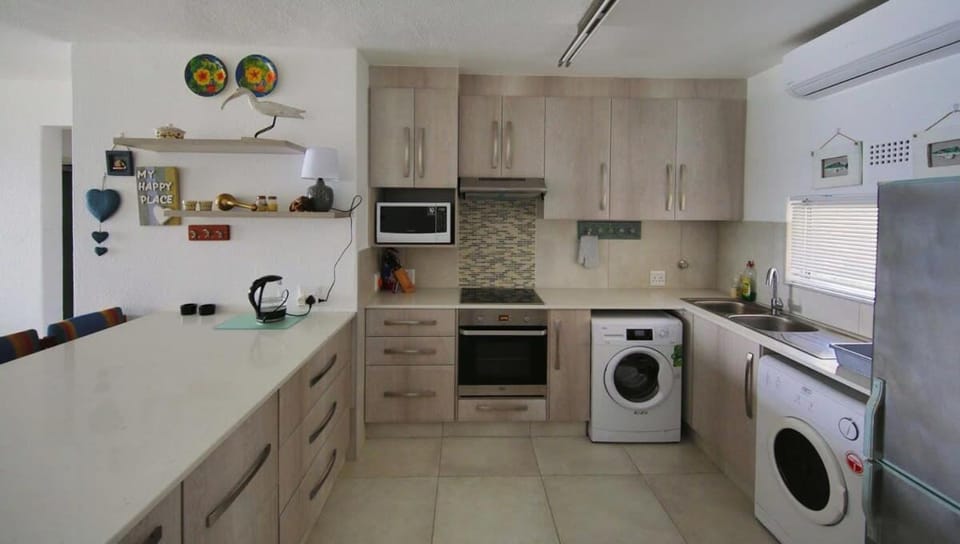 24 Isikhulu Umdloti Beachfront Apartment in KwaZulu-Natal
