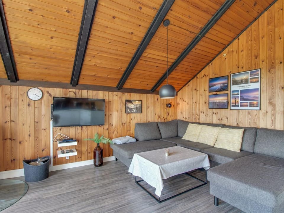 Holiday Home Agnesa - 1-5km from the sea in Western Jutland by Interhome House in Vejers