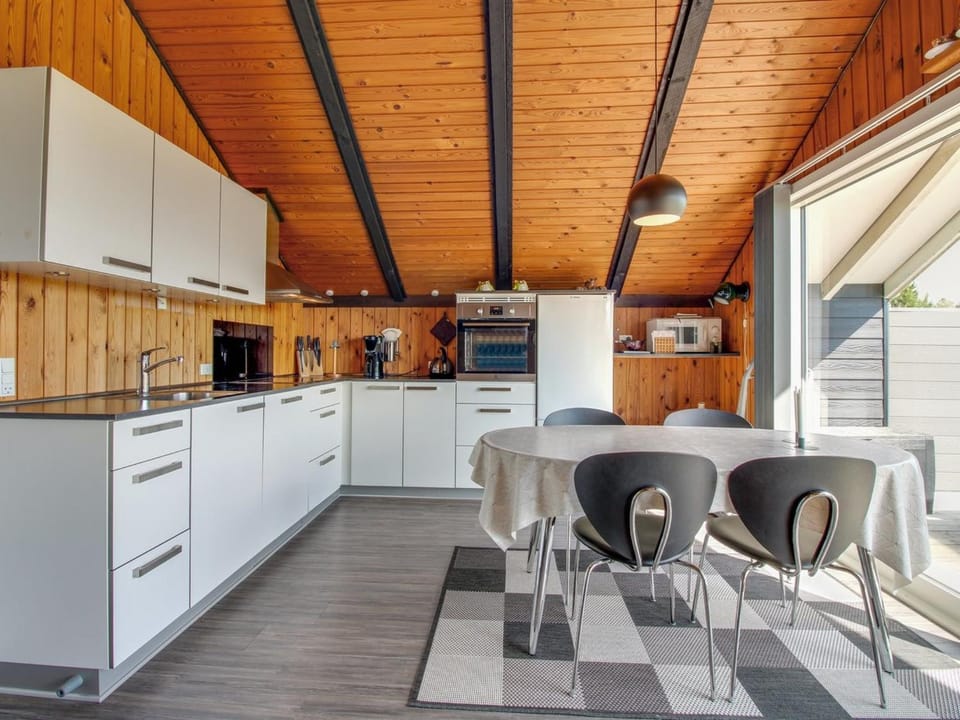 Holiday Home Agnesa - 1-5km from the sea in Western Jutland by Interhome House in Vejers