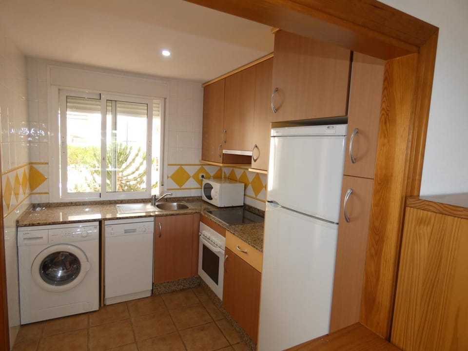 Kitchen or kitchenette, dishwasher, minibar, pet friendly, stove, washing machine