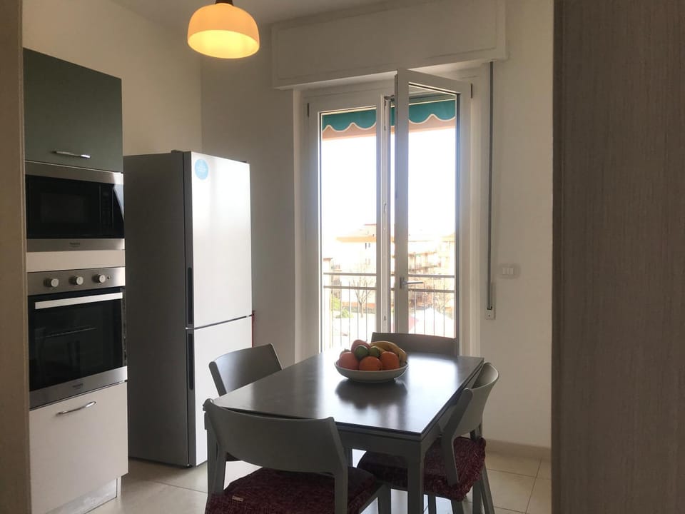 Balcony/Terrace, Kitchen or kitchenette, Dining area