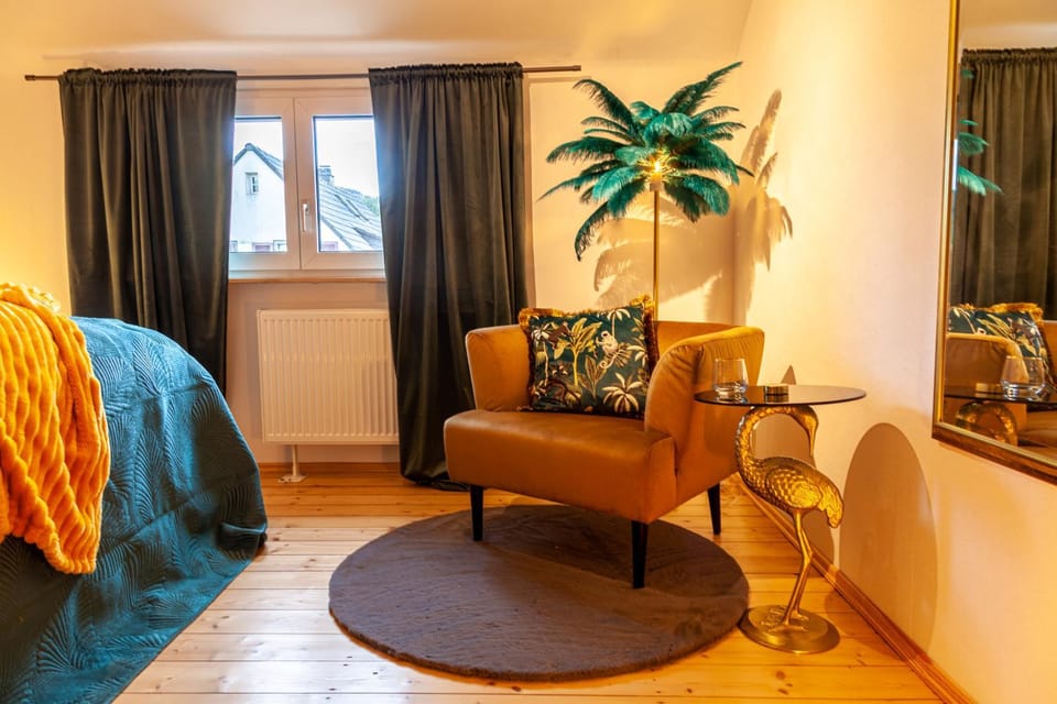 Bed, Seating area, Bedroom