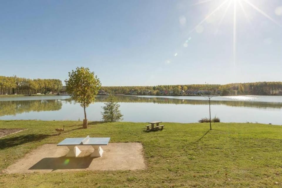 Appt HAMEAU DU LAC avec piscine et vue sur le lac Apartment in Occitanie