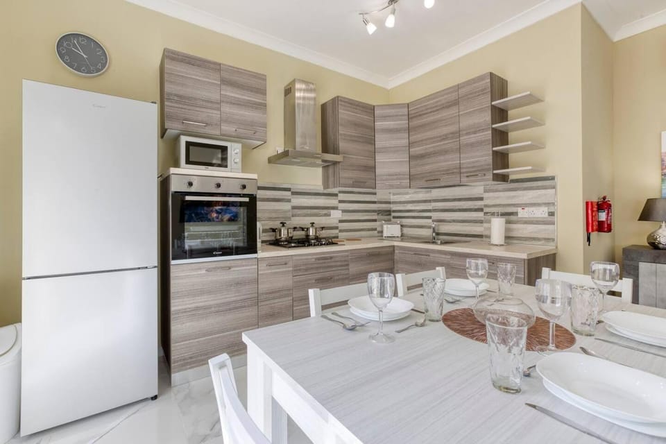 Seaview,Beautiful 3BR Apt 3 Apartment in Marsaskala