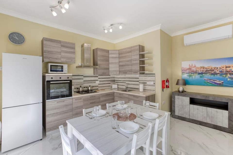 Seaview,Beautiful 3BR Apt 3 Apartment in Marsaskala
