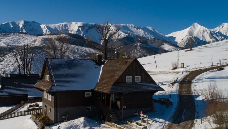 Property building, Nearby landmark, Natural landscape, Winter, Mountain view