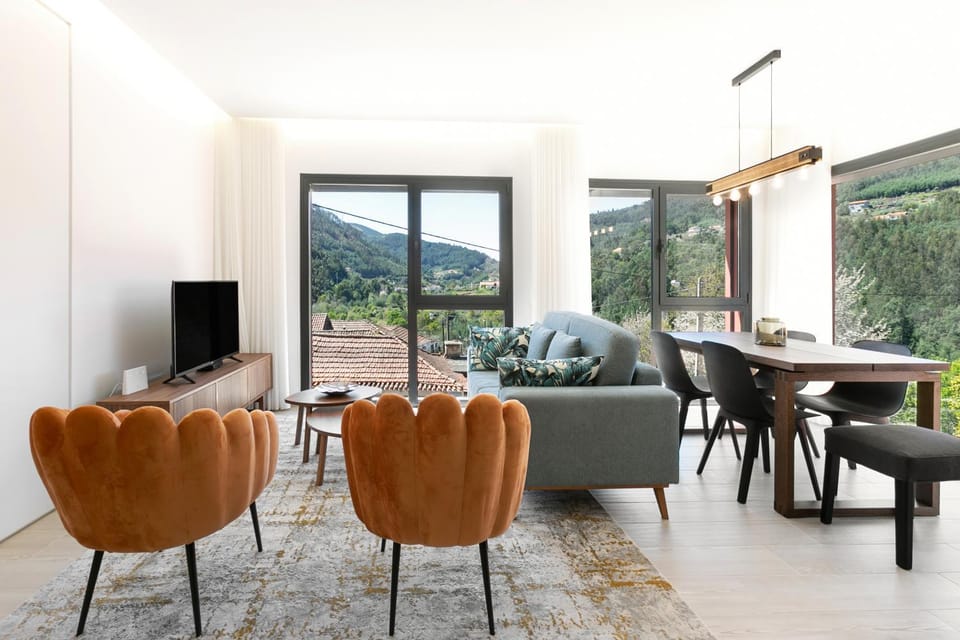 Communal lounge/ TV room, Natural landscape, TV and multimedia, View (from property/room), Living room