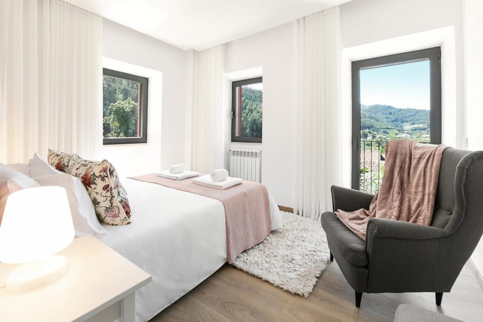 Bed, Natural landscape, Bedroom, Mountain view, towels