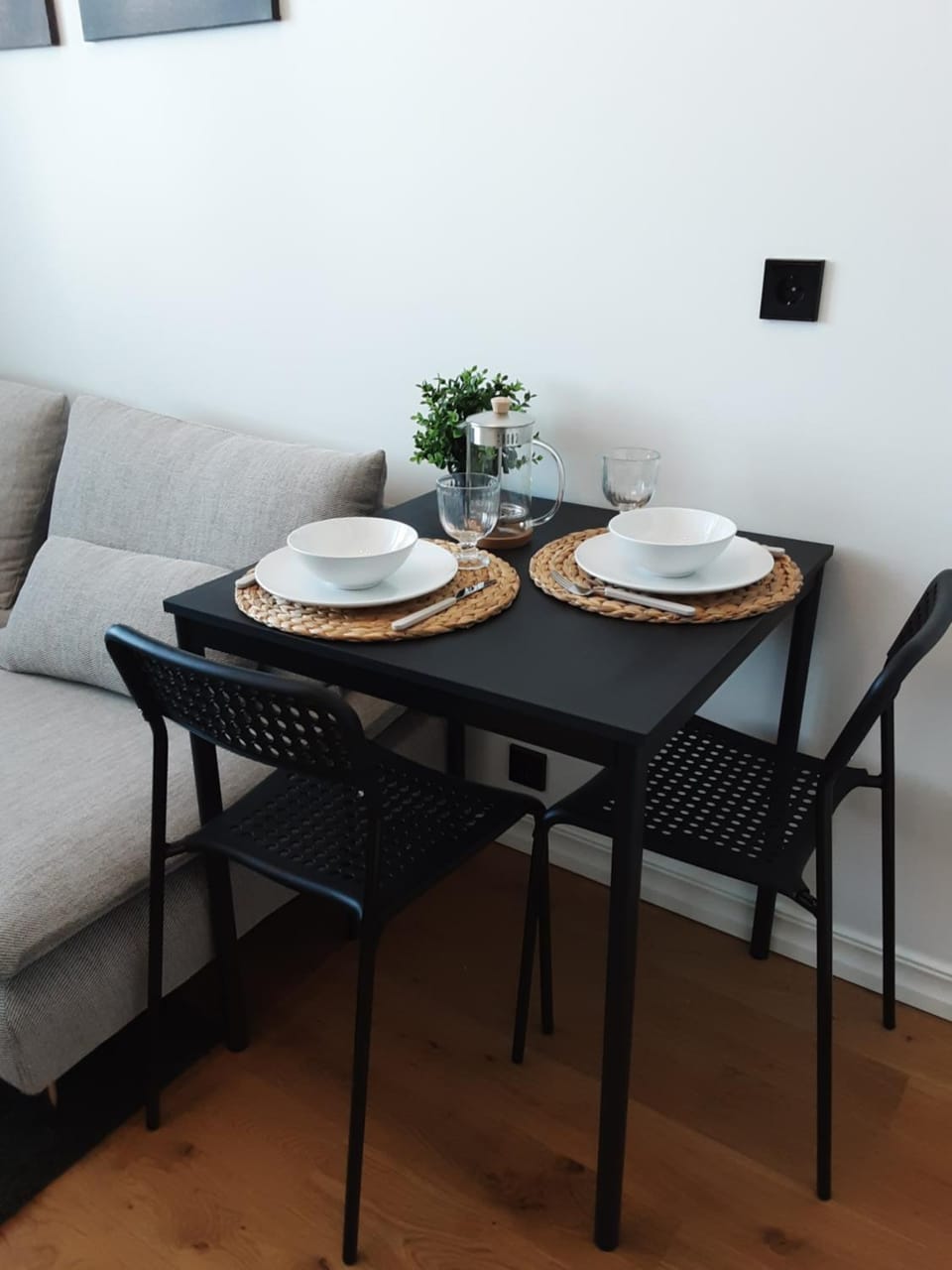 Seating area, Dining area