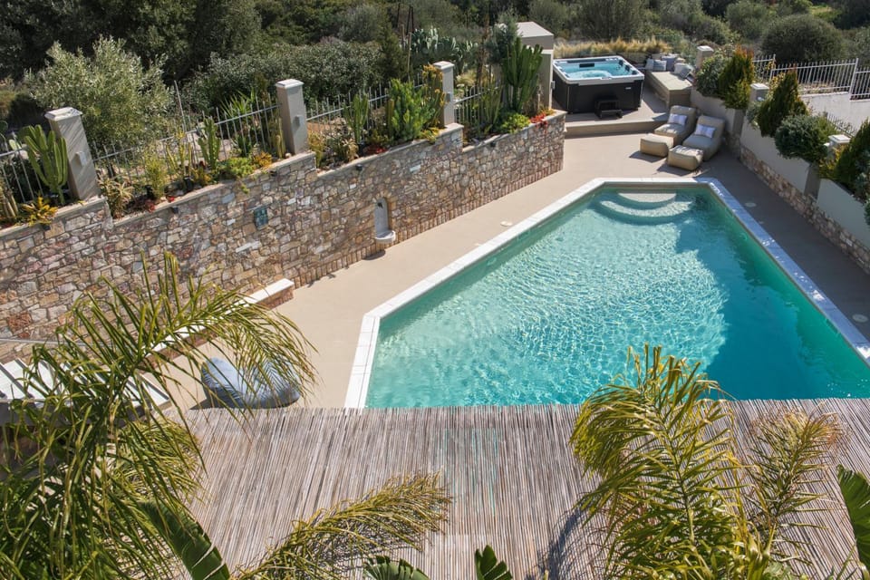 Garden, Hot Tub, View (from property/room), Landmark view, Pool view, Swimming pool, Swimming pool