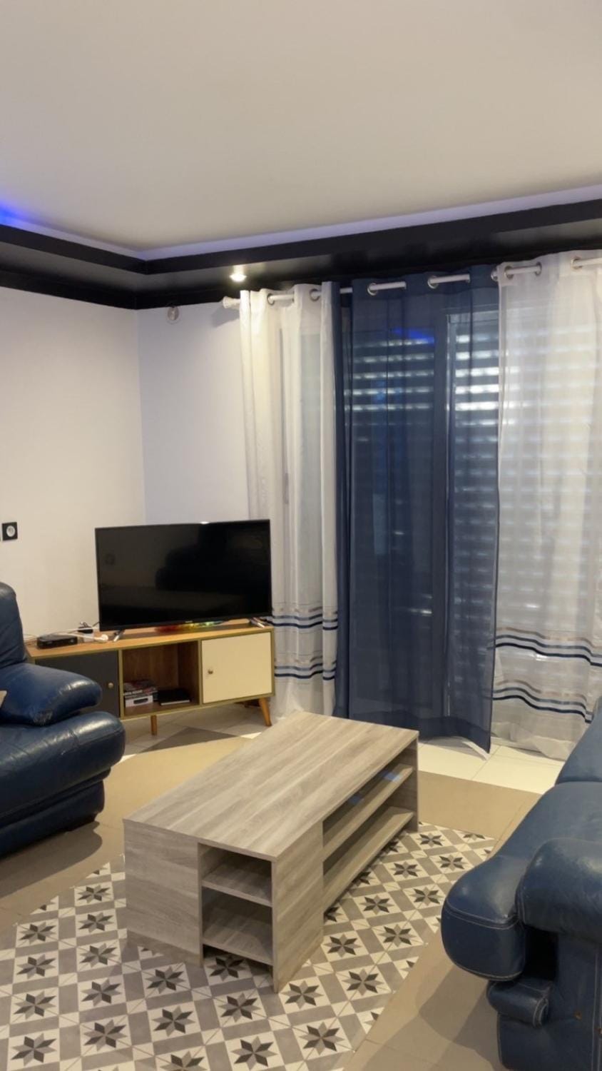 Communal lounge/ TV room, TV and multimedia, Seating area