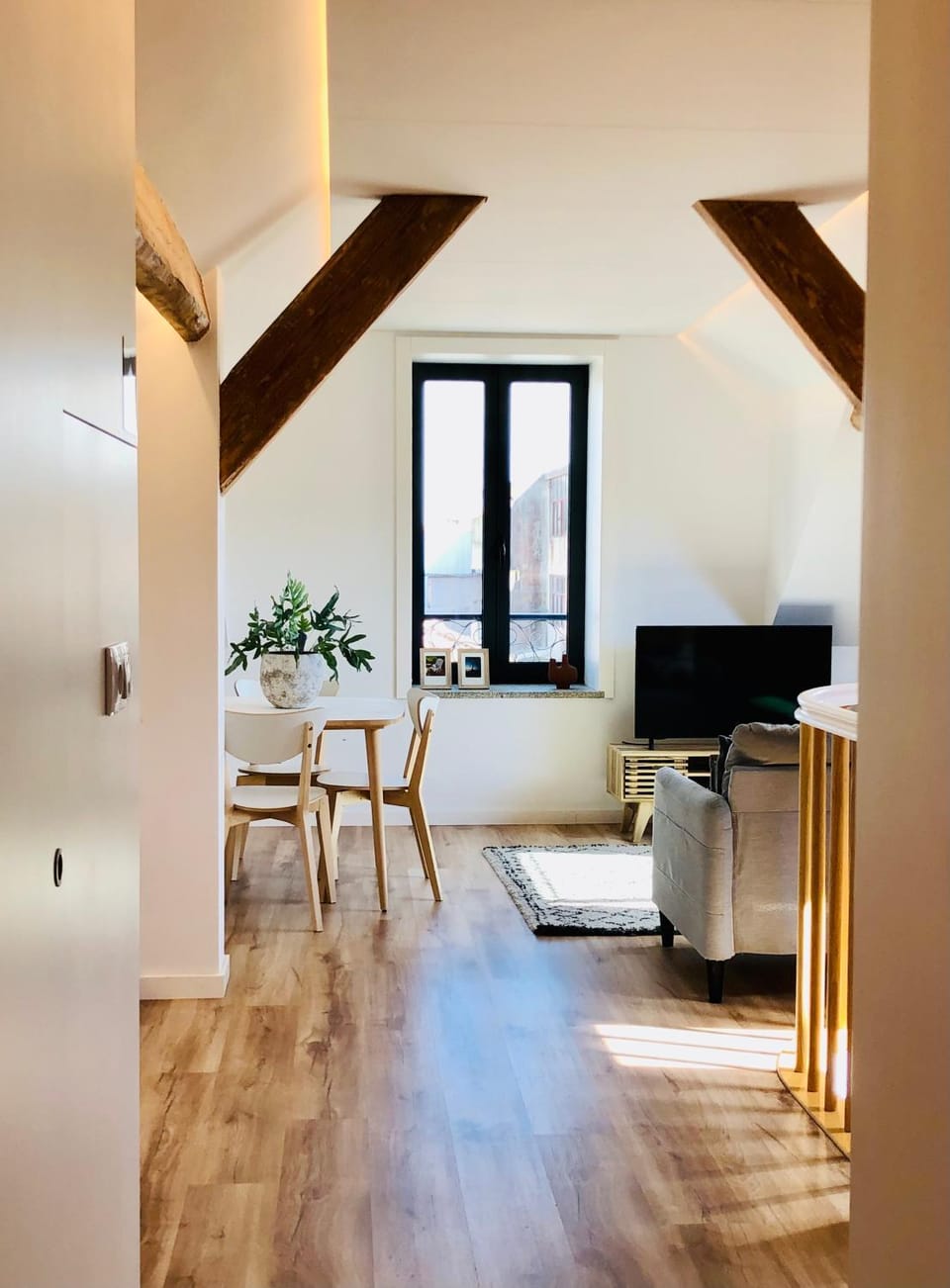 Living room, Dining area