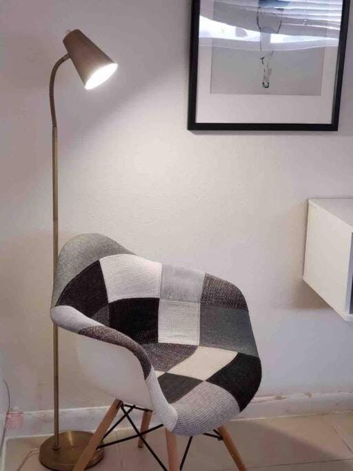 LOCATION! Apartment in Coconut Grove with parking Apartment in Coconut Grove