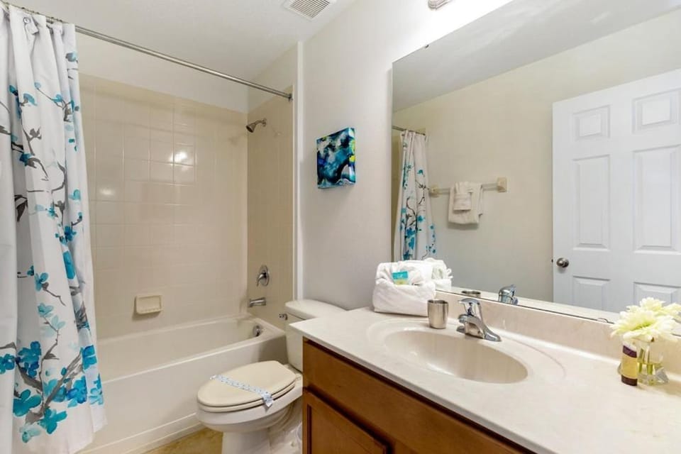 #469-Fabulous 6 Bed home with private pool/spa, extended deck and a conservation view Villa in Loughman