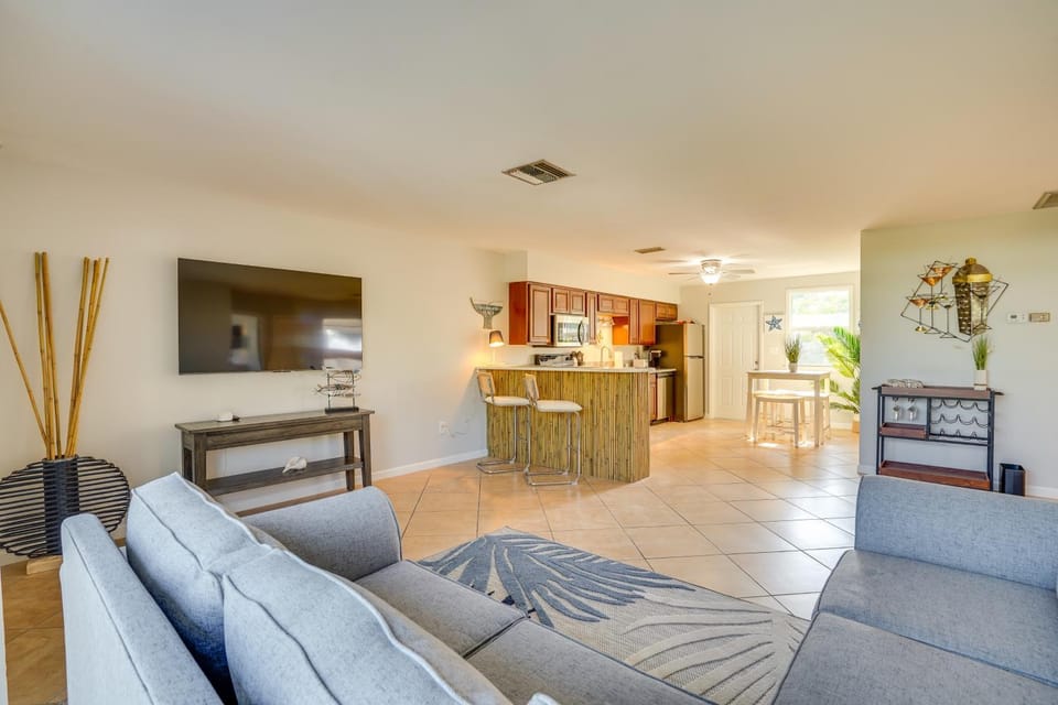 Stunning Bonita Springs Home on the Canal! House in Bonita Springs
