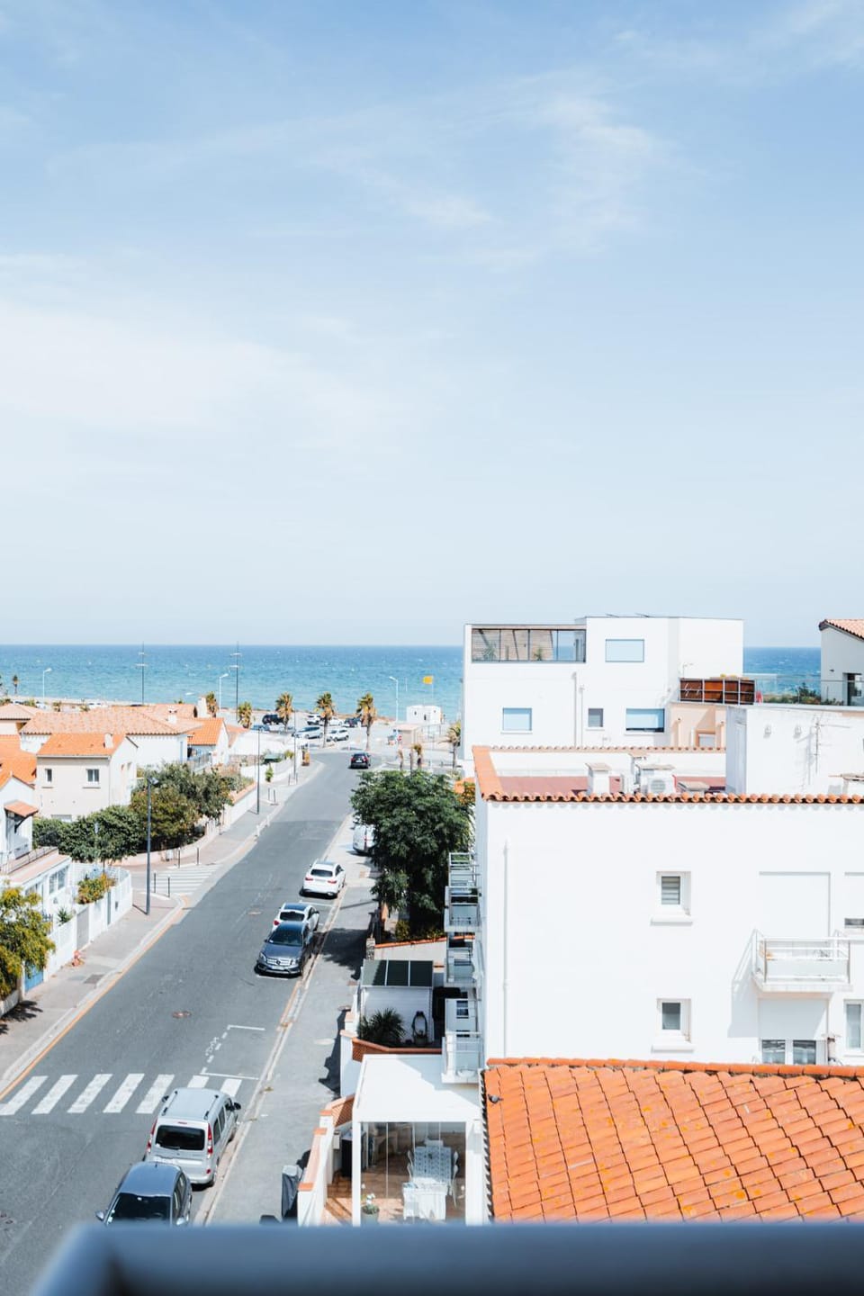 Day, Natural landscape, Bird's eye view, Beach, City view, Sea view, Street view, Parking