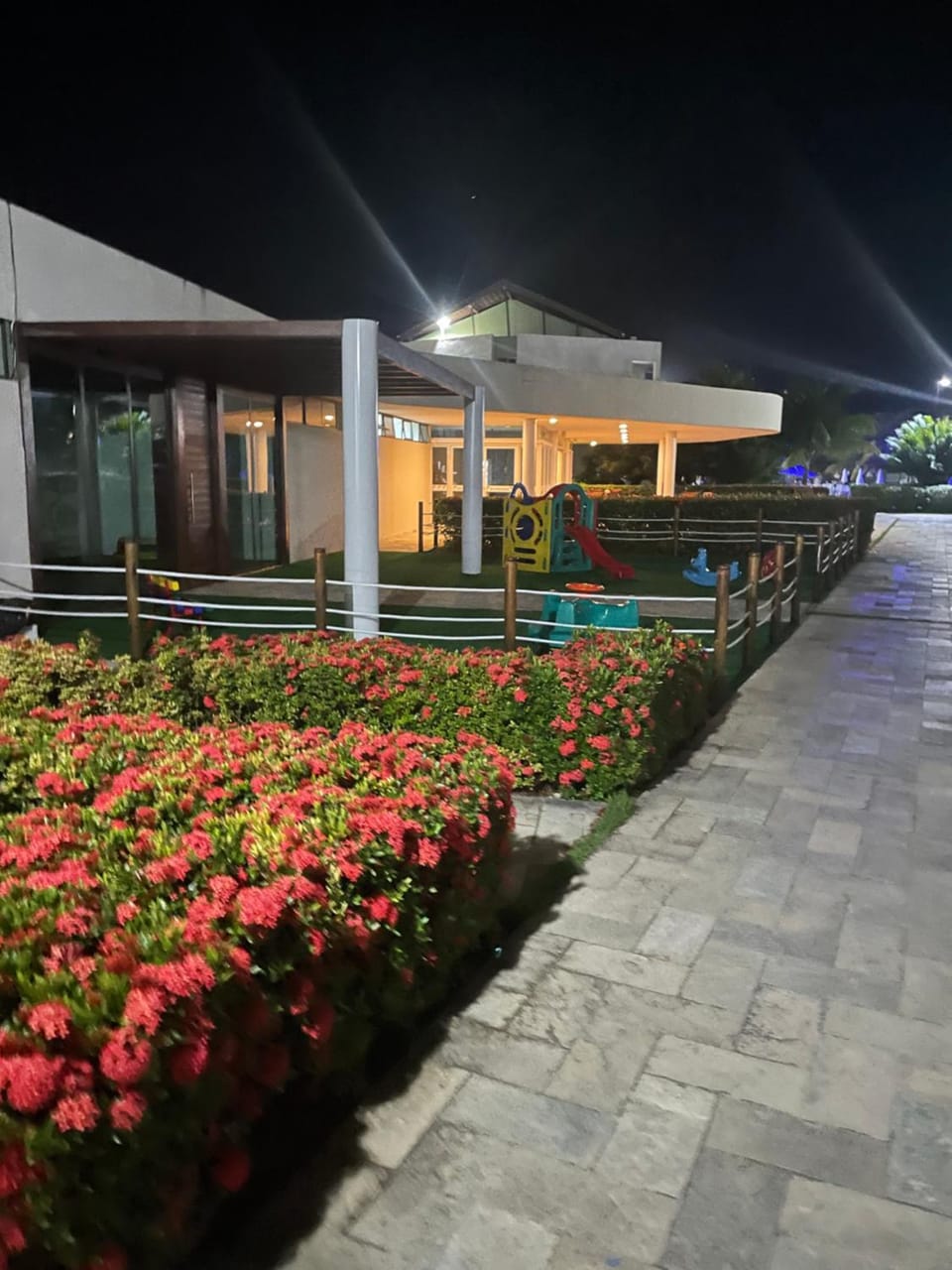 Restaurant/places to eat, Restaurant/places to eat