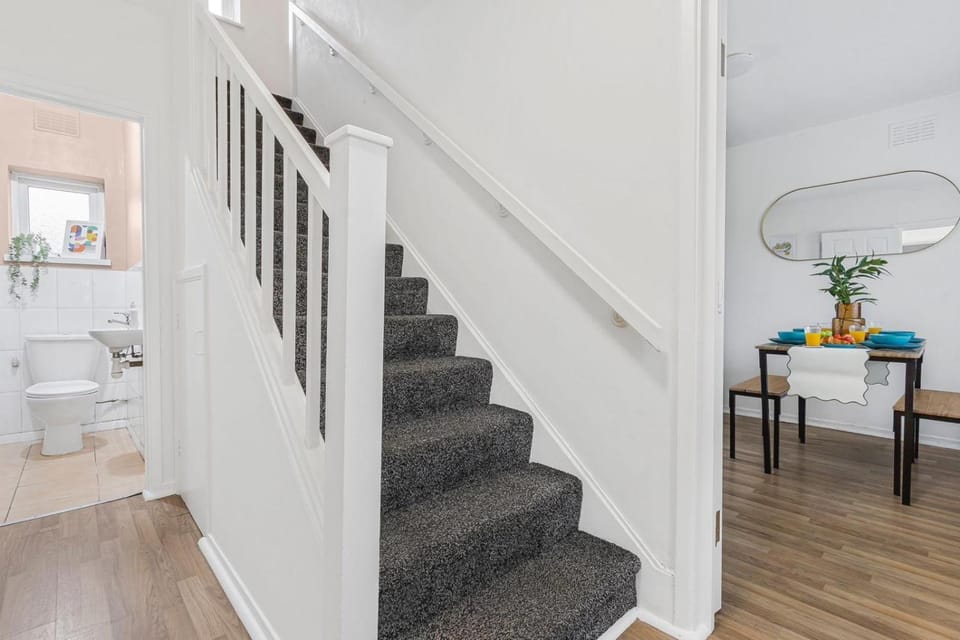 Spacious 3BHK near Heathrow House in Hounslow