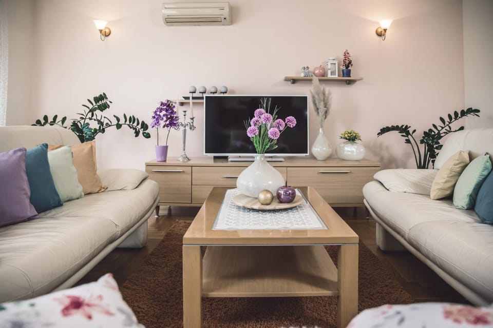 Luxury Apartment Leonarda on the river Vrljika Apartment in Split-Dalmatia County