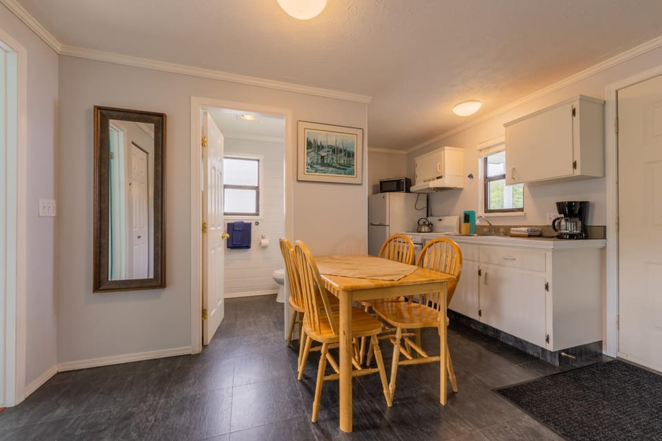 The Cabins at Alert Bay Cabin in Vancouver Island