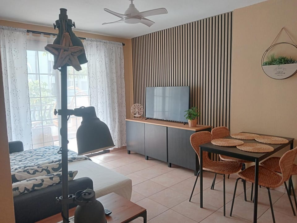 TV and multimedia, Living room, Dining area