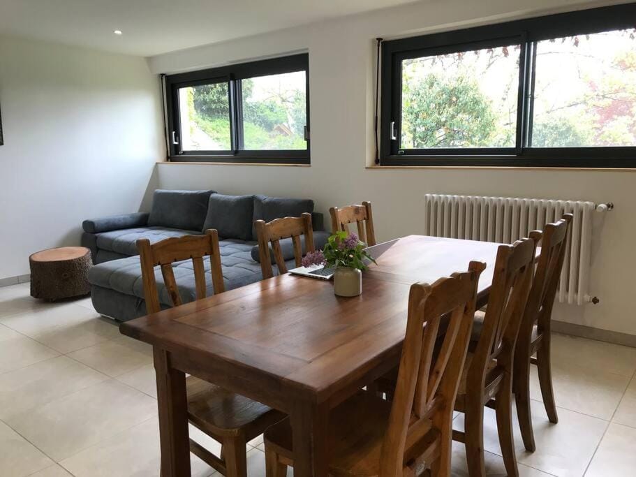 Seating area, Dining area