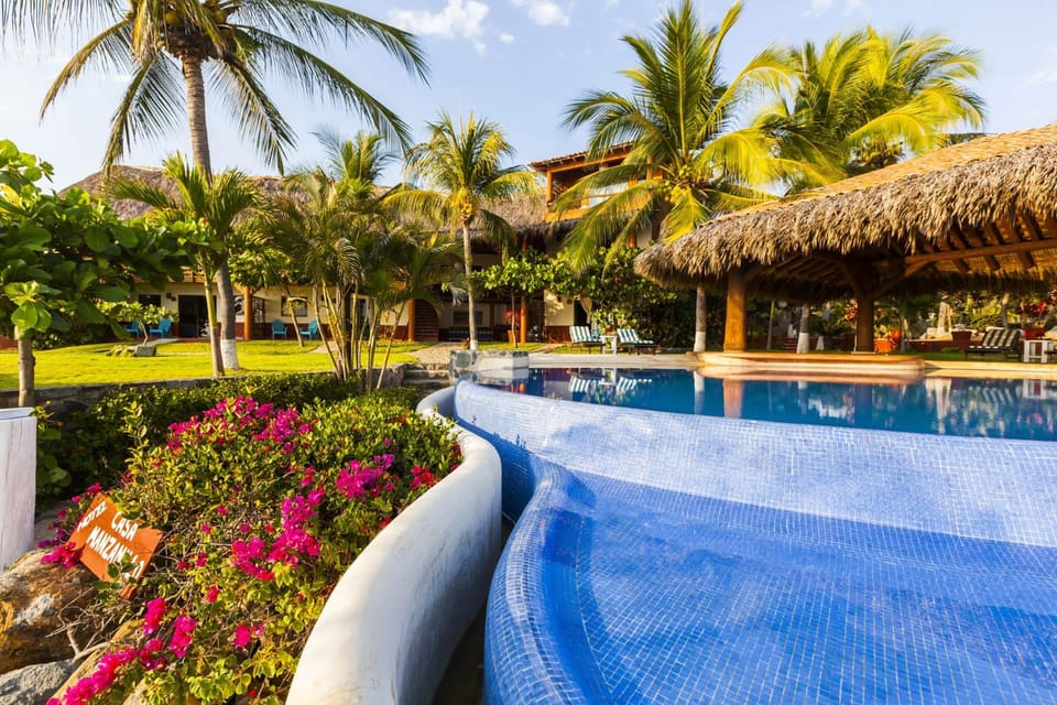 Casa Manzanillo - Bay Room - Ocean Front Room at Exceptional Beach Front Location Bed and Breakfast in State of Guerrero