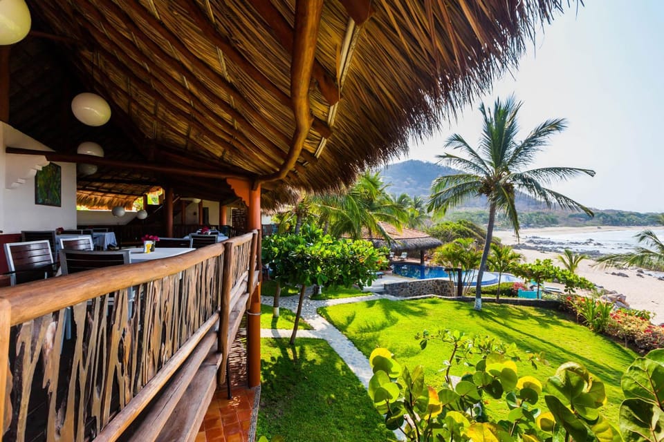 Casa Manzanillo - Point Room - Ocean Front Room at Exceptional Beach Front Location Bed and Breakfast in State of Guerrero