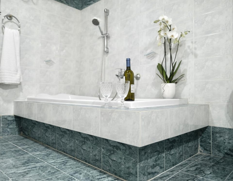 Bathroom, Bath