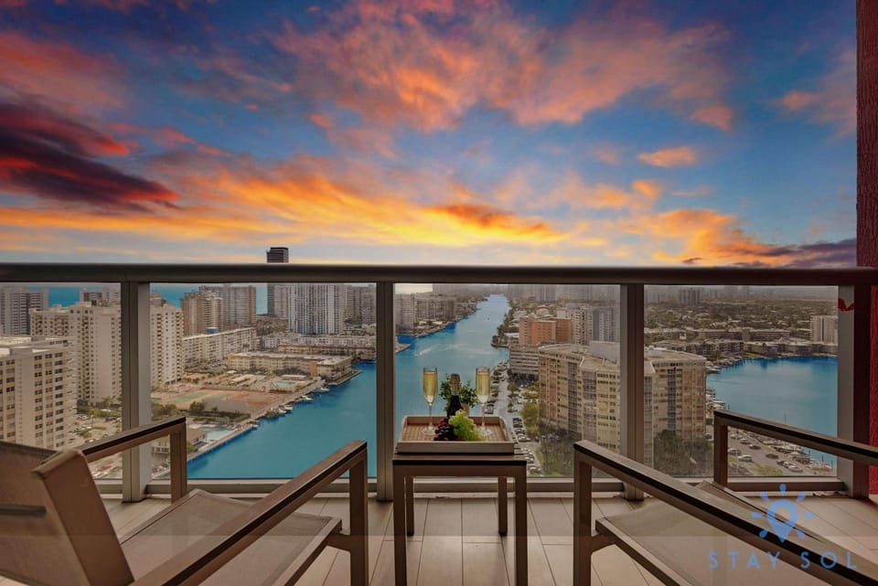 Upper studio - Balcony - Pool - Gym - Near Beach House in Hallandale Beach