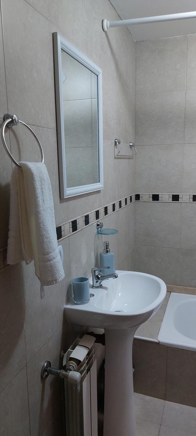 Bathroom, Bath, towels