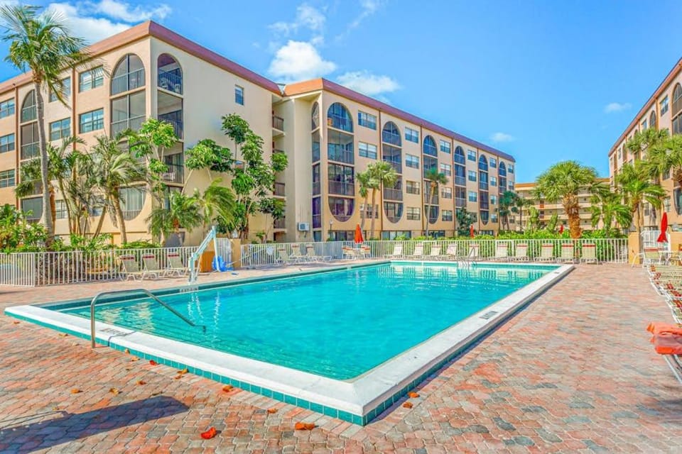 Angler's Cove Getaway House in Marco Island