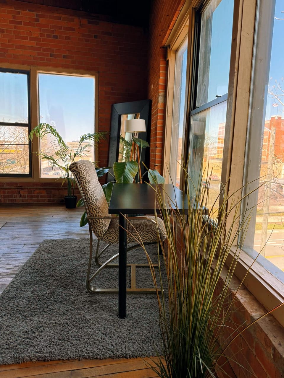 420 Friendly SKYLINE view Downtown Loft FREE Parking Apartment in Windsor