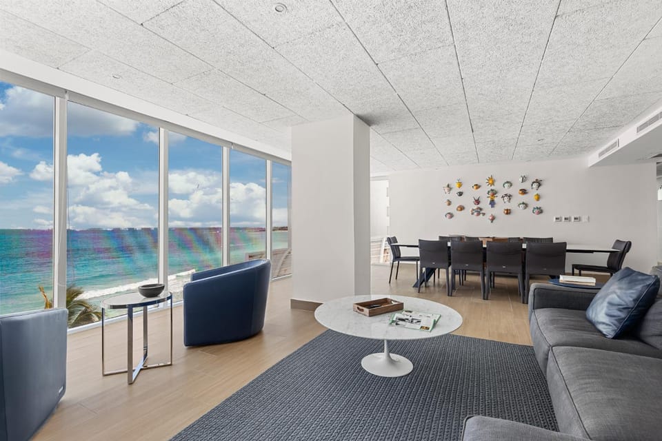 Living room, Sea view