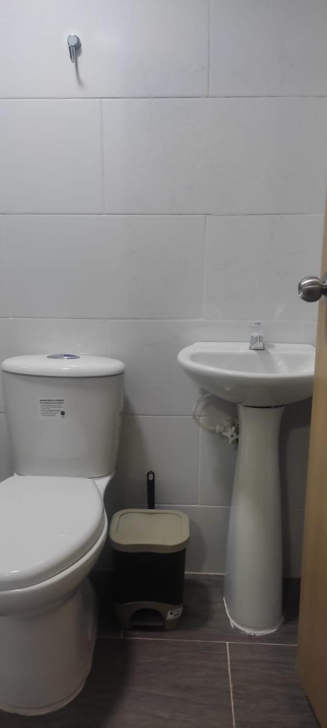 HABITACIÓN independiente con COCINA EN LAURELES ESTADIO para 3 personas Apartment in Medellin