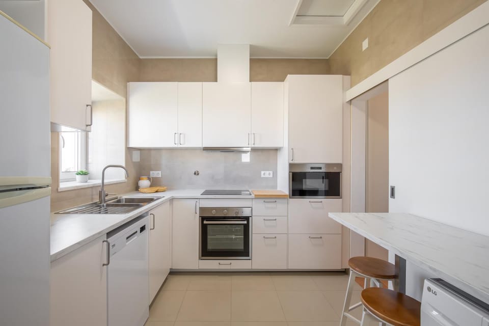 Kitchen or kitchenette, dishwasher, minibar, pet friendly, stove, toaster