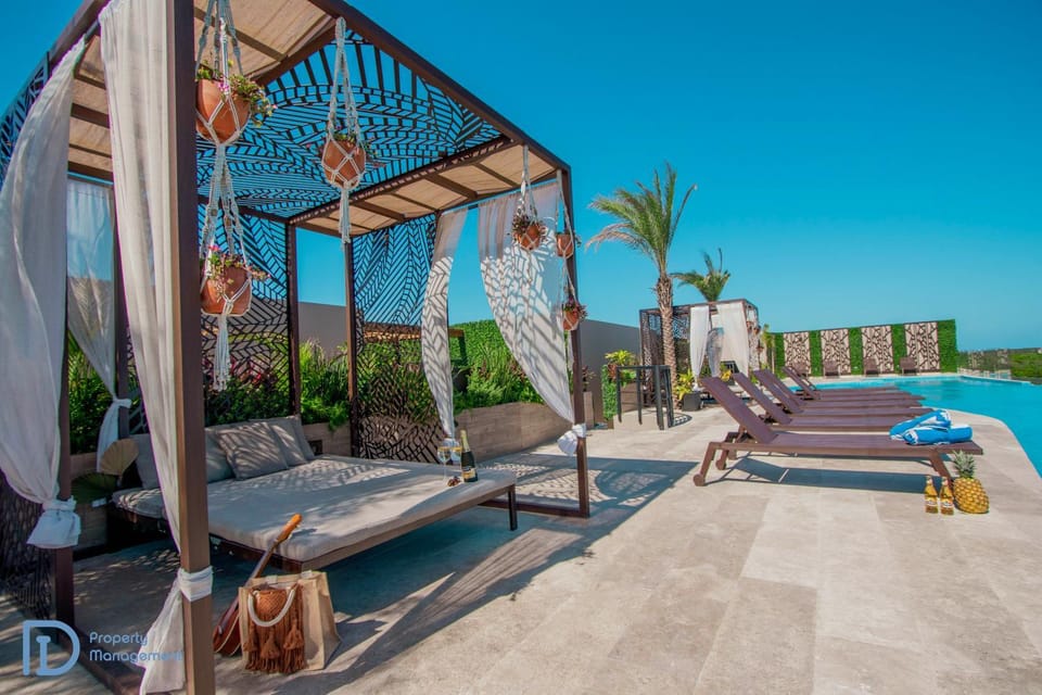 Day, Natural landscape, View (from property/room), Balcony/Terrace, Balcony/Terrace, Swimming pool, sunbed