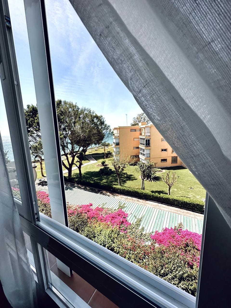 View (from property/room), Garden view, Sea view, Street view, Quiet street view, Inner courtyard view