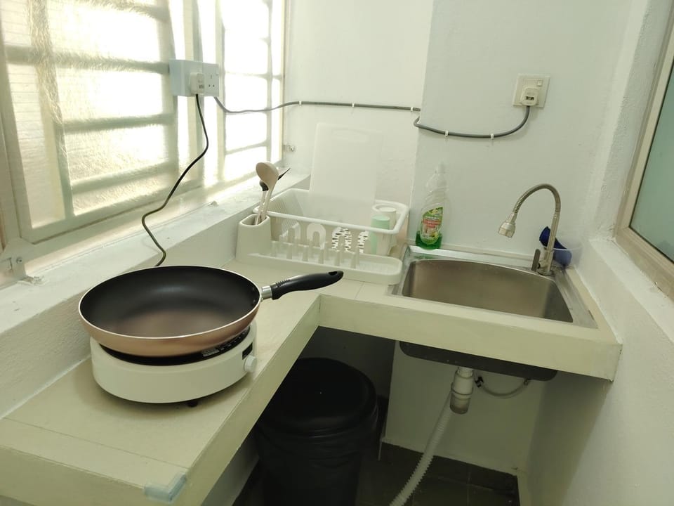 Maison Inn - Affordable Sleeps 6 to 13 near Tebrau AEON & Toppen Apartment in Johor Bahru