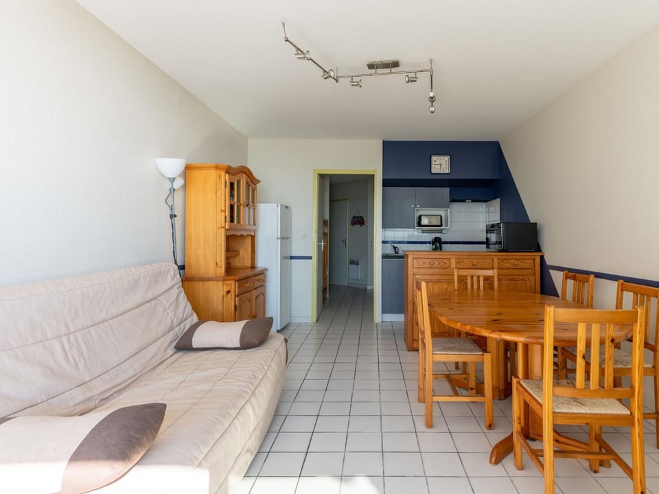 Mimizan Plage: Appartement 6 pers. avec balcon et parking - FR-1-50-114 Apartment in Mimizan
