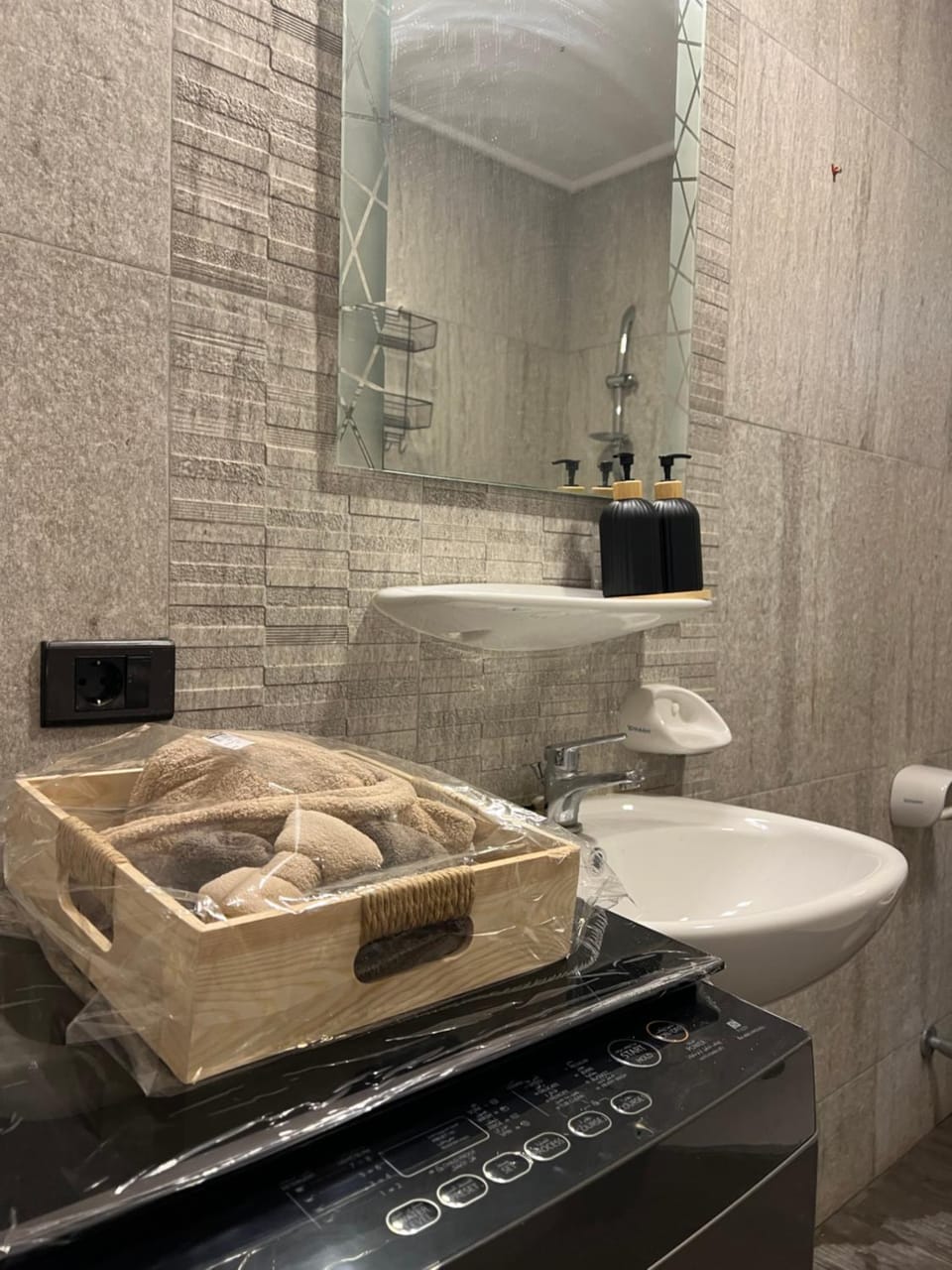 Bathroom, towels