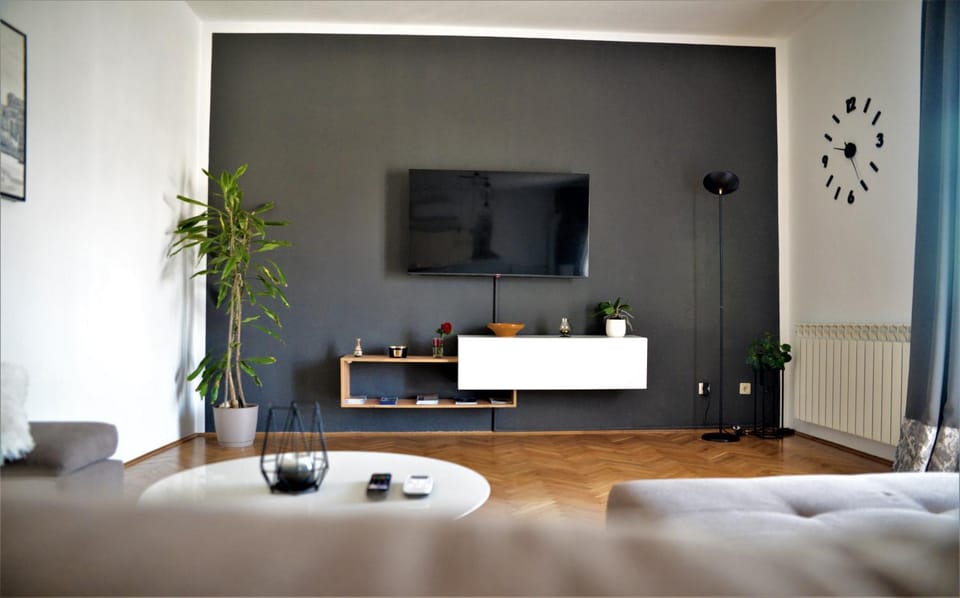 Communal lounge/ TV room, TV and multimedia, Living room