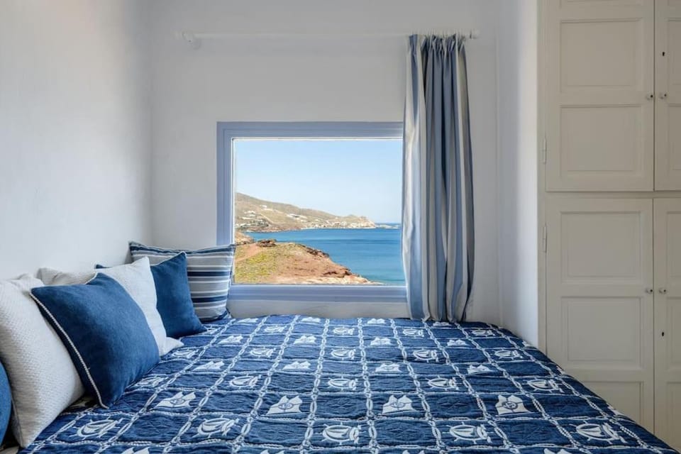 Bed, Photo of the whole room, Bedroom, Sea view