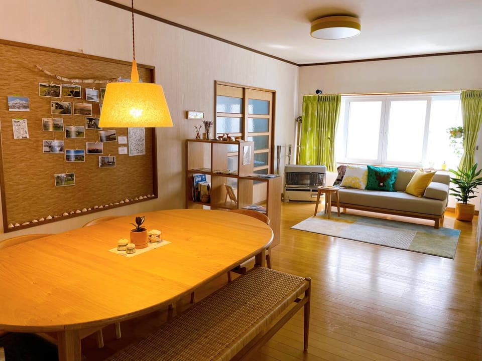 Living room, Dining area