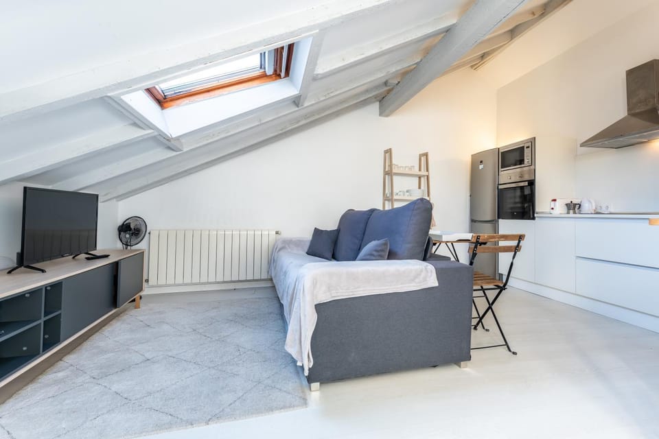 New and bright Puertochico attic Apartment in Santander