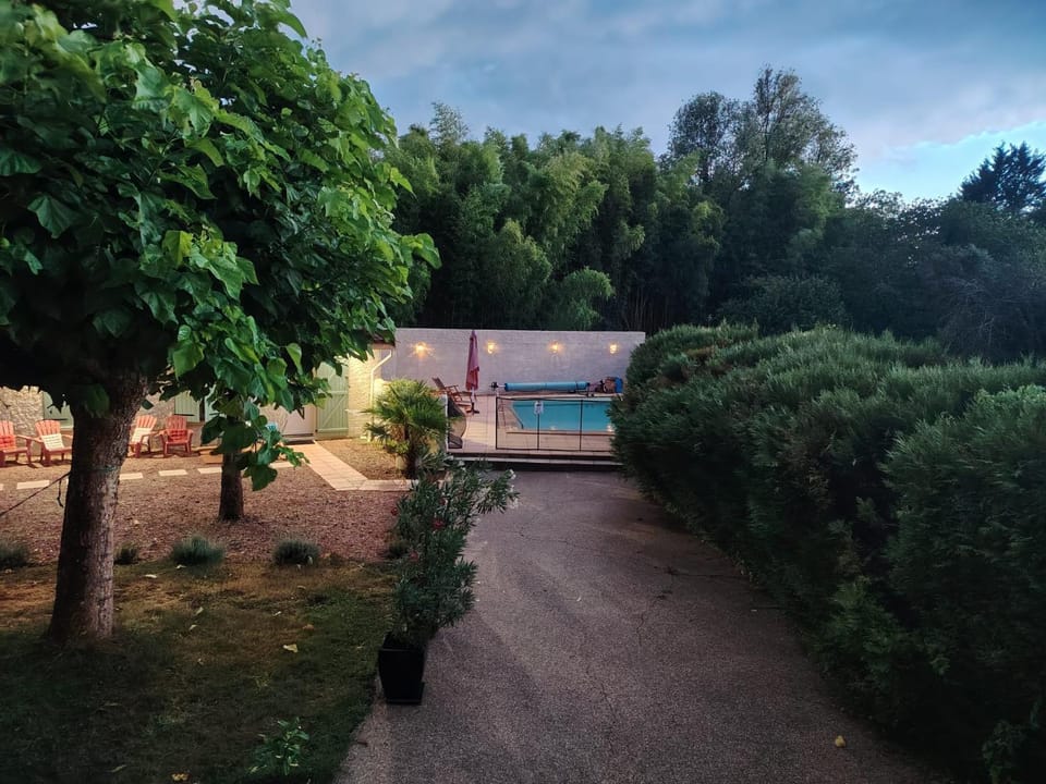 Property building, Spring, Natural landscape, Garden, Garden, Garden view, Garden view, Swimming pool, Sunset
