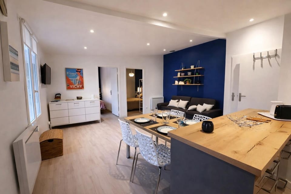 Communal lounge/ TV room, Living room, Seating area, Dining area, Breakfast, kitchen